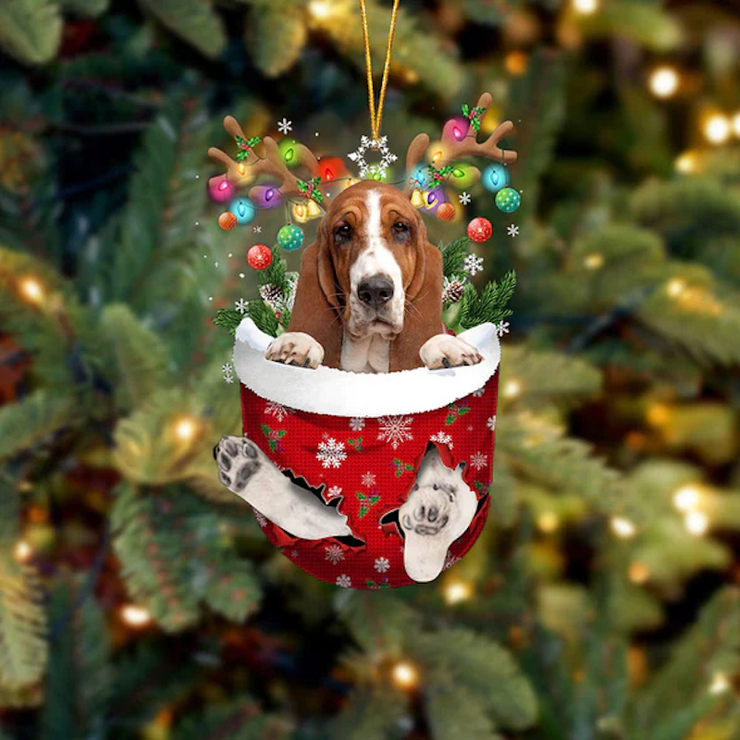 Basset Hound In Snow Pocket Christmas Ornament SP044